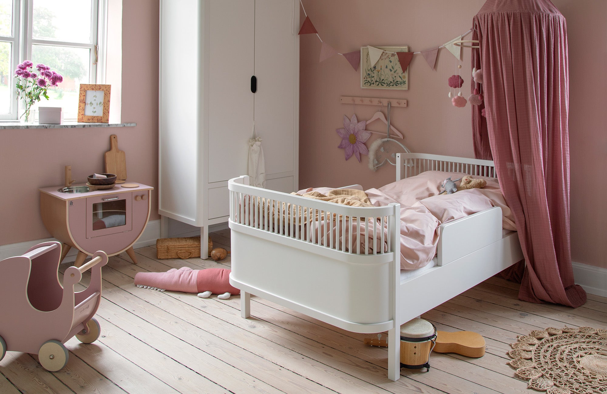 Sebra children's furniture: Find the iconic Sebra Bed and much more ...