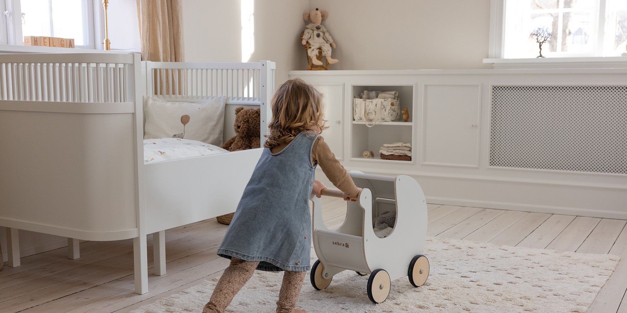 Decorationg the nursery | SEBRA