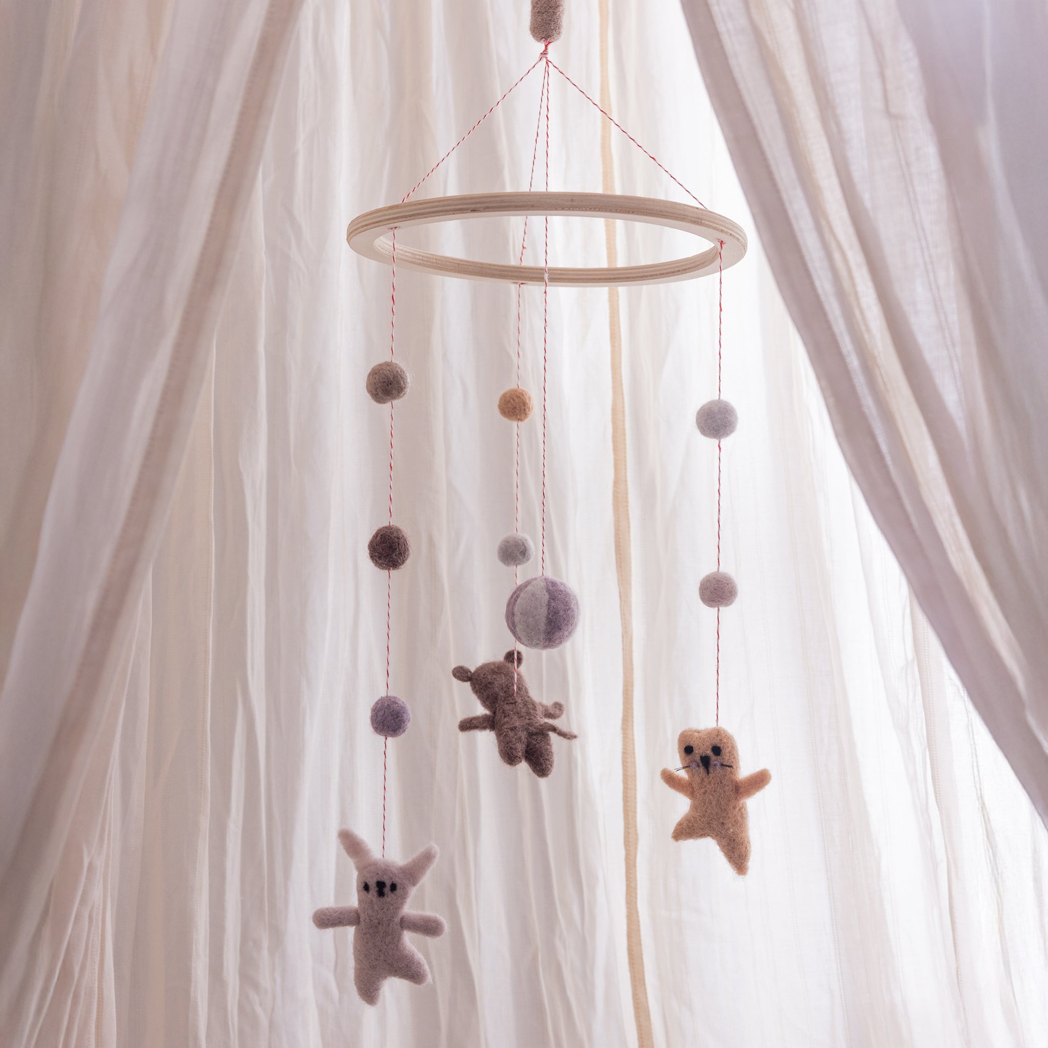 Felted baby mobile, Teeny Toes - Sebra Sleep - Rose